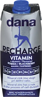 Pijača Recharge Vitamin z okusom robide in maline, 750 ml