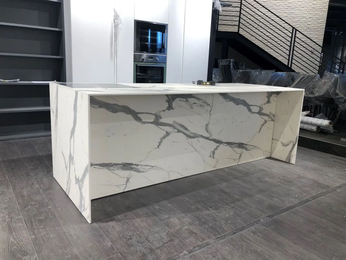 KUHINJSKI PULT MS VISCOM BELA 65 X 305 CM DEBELINA12MM