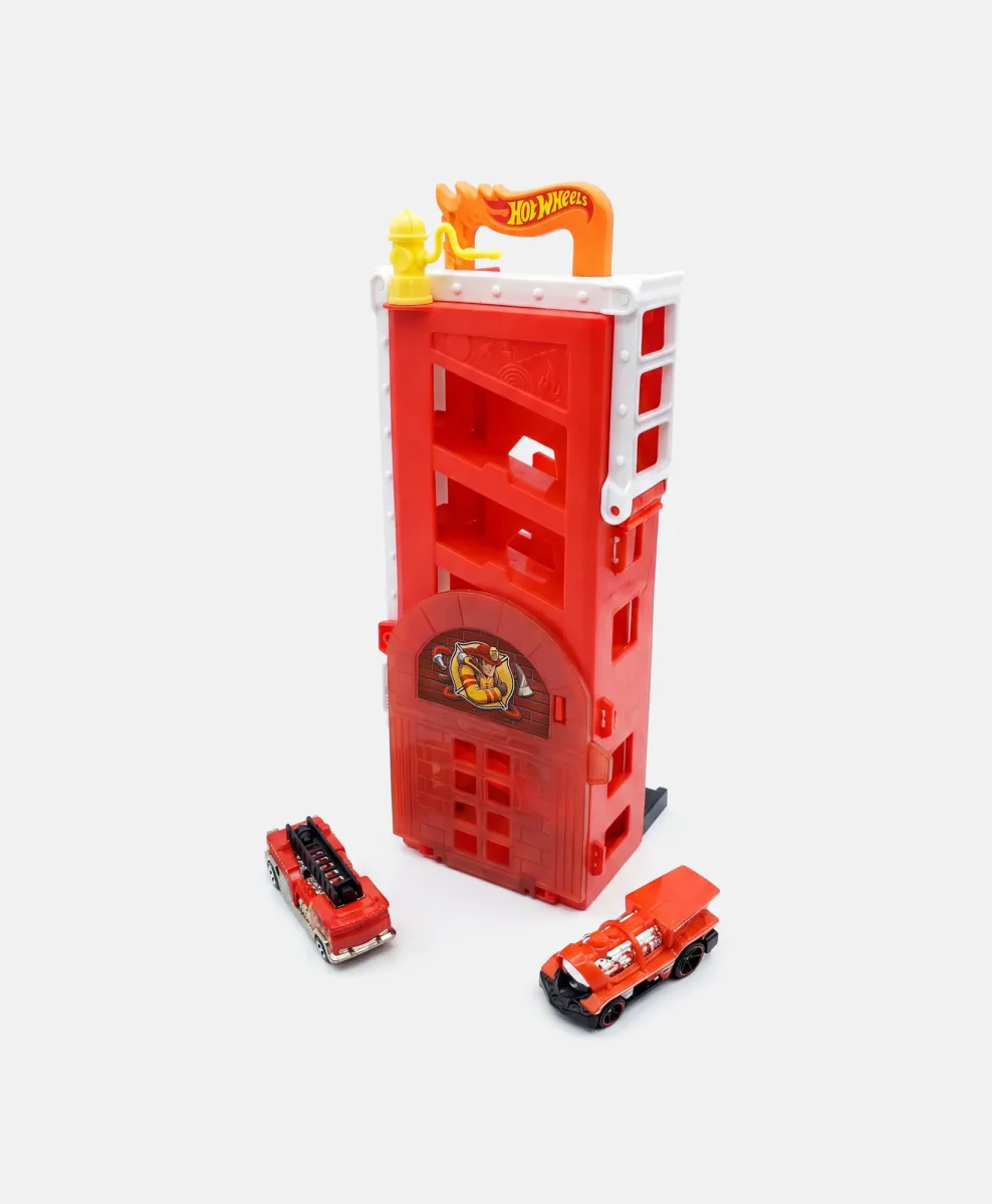 Hot Wheels Lift & Go Parking in garaža